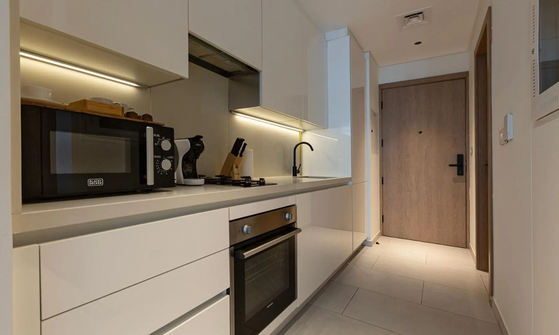 Canal View Luxury Stays Dubai Apartment