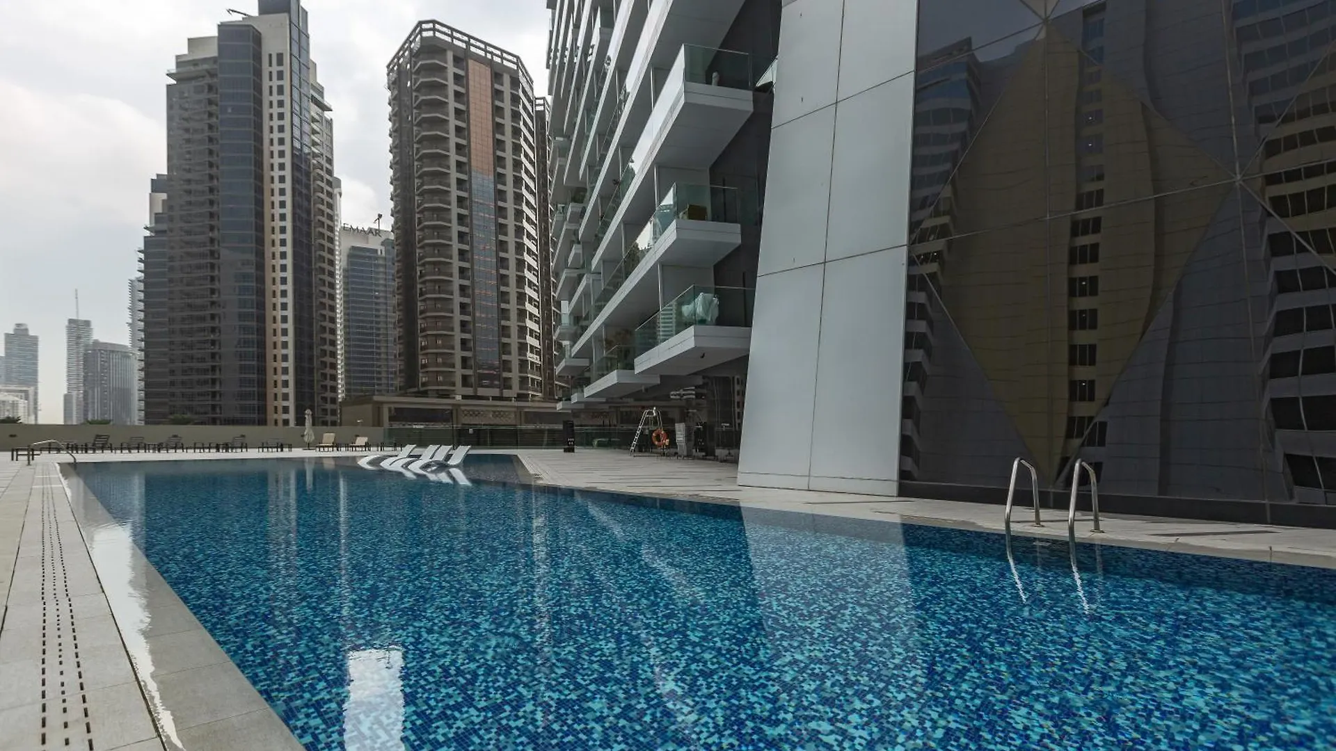 Canal View Luxury Stays Dubai